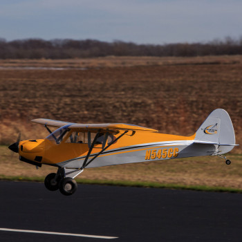 AVIAO HANGAR CARBON CUB 15CC ARF 90