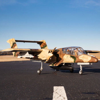 AVIAO HANGAR OV-10 BRONCO 30CC INCLUI/RETRATIL HAN4670CR