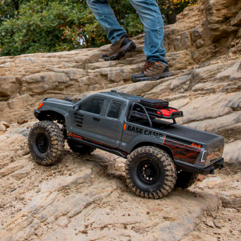 CARRO AXIAL 1/10 SCX10 BASE CAMP 4WD ROCK CRAWLER GRAY AXI-1375T2