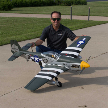 AVIAO HANGAR P-51D MUSTANG 20CC ARF PLUS 69.5