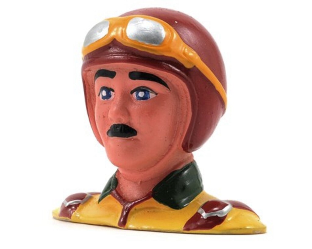 PILOTO 1/9 WITH HELMET GOGGLES HAN9101