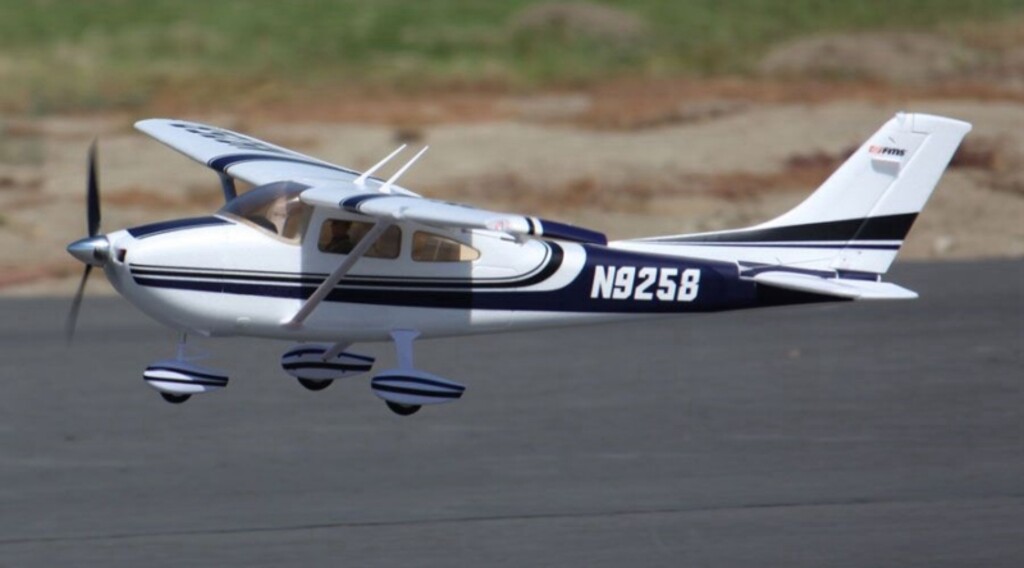 FMM007RAB SKY TRAINER 182 1400MM RTF BLU