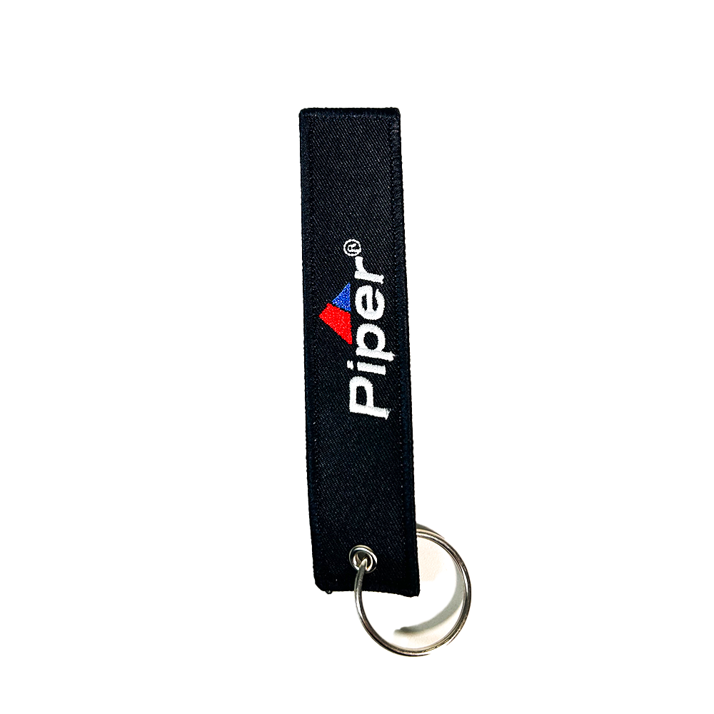 KEYCHAIN REMOVE BEFORE FLIGHT PIPER (BLACK)
